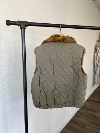 Size S Quilted Vest with Genuine Fur Lining - Sotela